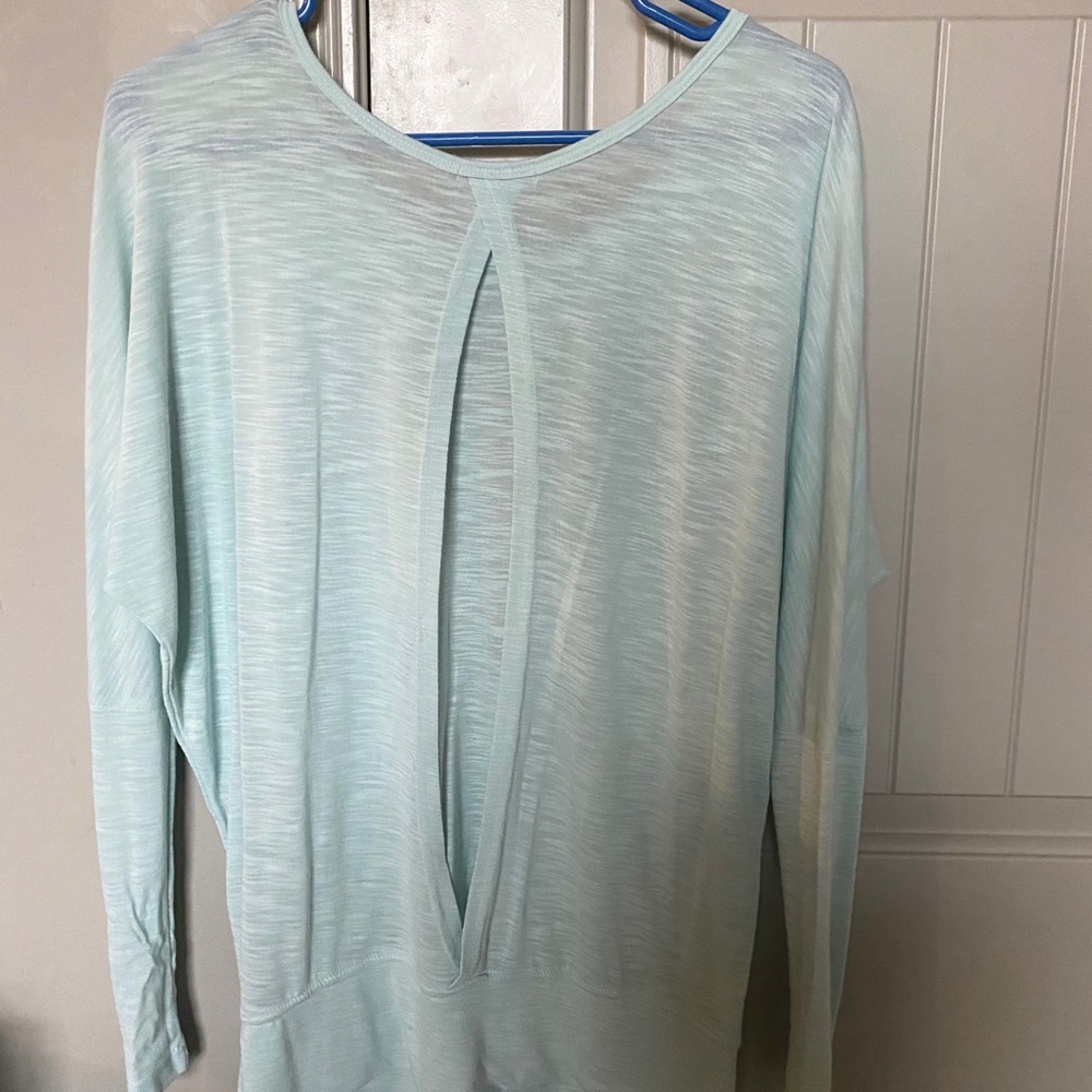 Long sleeve activewear tee